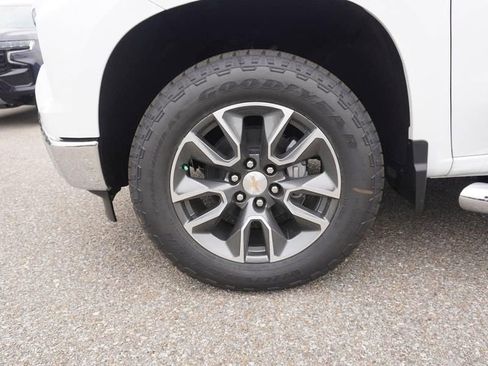 New 2024 Chevrolet Silverado 1500 LT w/ Z71 Off-Road Package AWD/4WD image 3