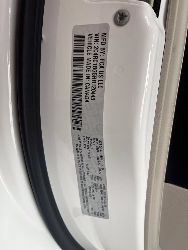 Used 2024 Chrysler Pacifica Touring-L FWD image 78