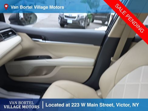 Used 2019 Toyota Camry XLE image 25