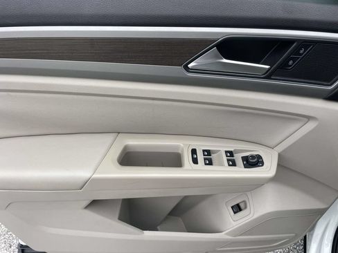 Used 2019 Volkswagen Atlas SE FWD image 19