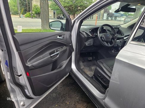 Used 2017 Ford Escape Titanium AWD/4WD image 32