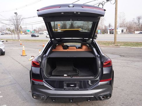Used 2023 BMW X6 xDrive40i w/ M Sport Package image 24