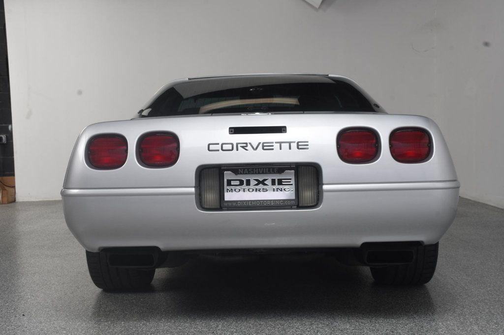 Used 1996 Chevrolet Corvette Coupe RWD image 8