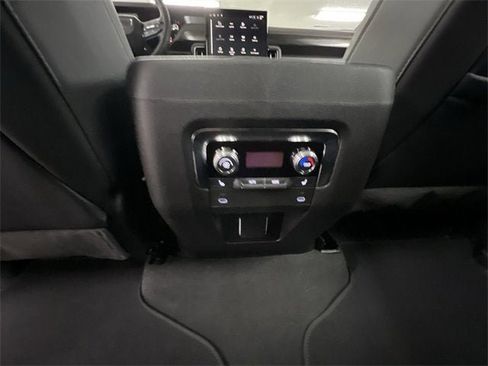 Used 2025 GMC Yukon AT4 image 21