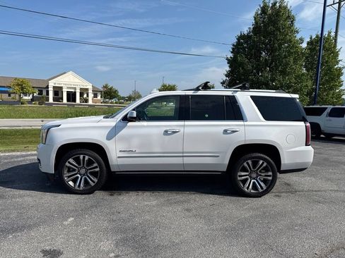 Used 2020 GMC Yukon Denali w/ Denali Premium Package AWD/4WD image 2