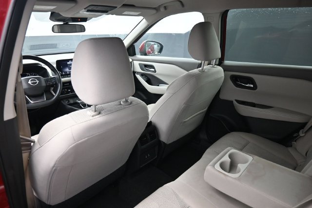 Used 2025 Nissan Rogue SV AWD/4WD image 32