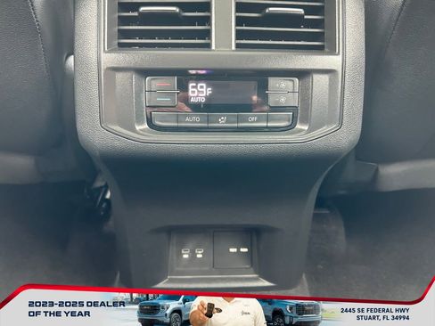 Used 2021 Volkswagen Atlas SE w/ Panoramic Sunroof Package image 17