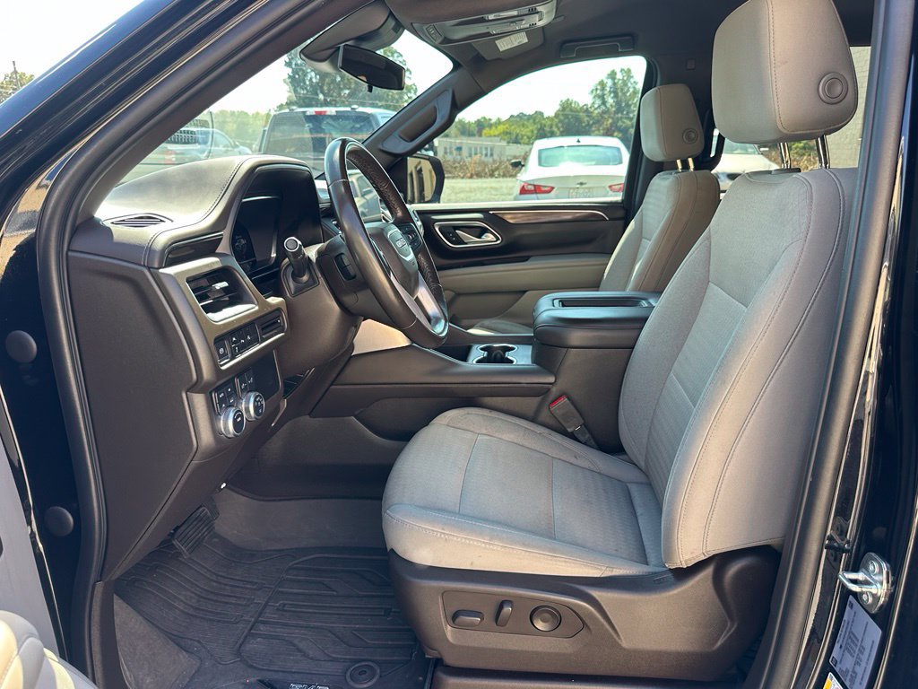 Used 2023 GMC Yukon SLE AWD/4WD image 12