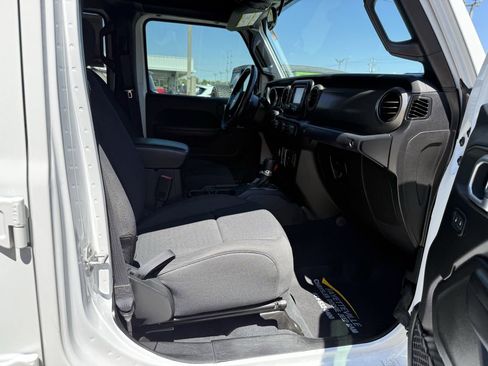 Used 2020 Jeep Gladiator Sport w/ Quick Order Package 24S image 38