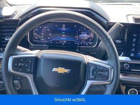 Used 2023 Chevrolet Silverado 1500 LT AWD/4WD image 9