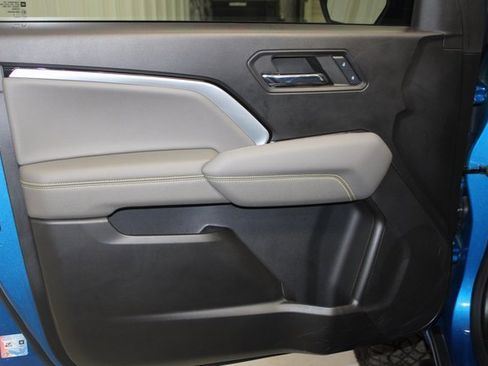 Used 2024 Chevrolet Colorado ZR2 w/ Technology Package image 9