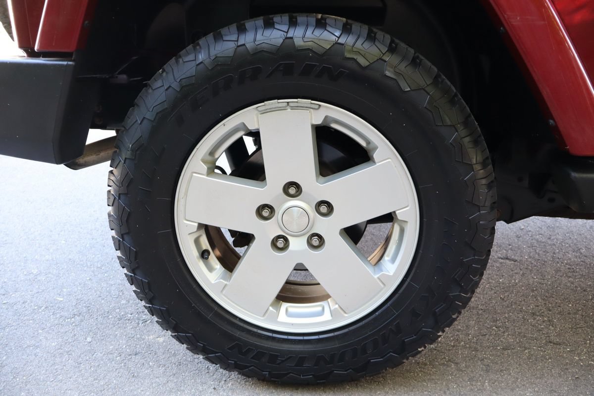 Used 2012 Jeep Wrangler Sahara w/ Connectivity Group AWD/4WD image 38