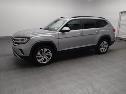 Used 2023 Volkswagen Atlas SE FWD image 2