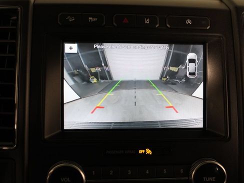 Used 2018 Ford Expedition Limited w/ Equipment Group 301A AWD/4WD image 31
