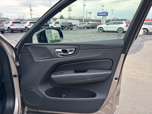 Certified 2023 Volvo XC60 B5 Plus w/ Climate Package image 34