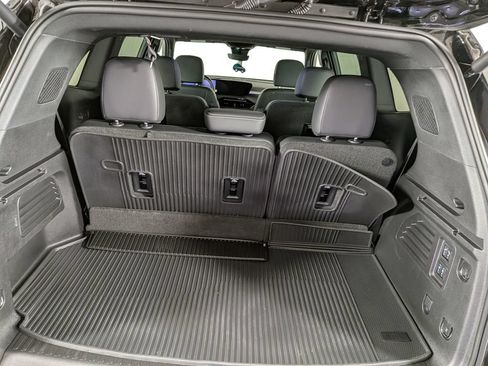 Certified 2025 Buick Enclave Avenir w/ Super Cruise Package AWD/4WD image 10