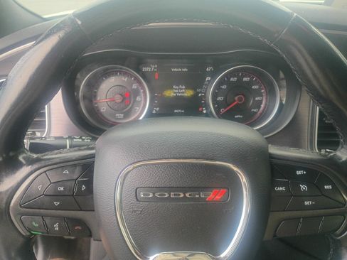 Used 2018 Dodge Charger SXT RWD image 17