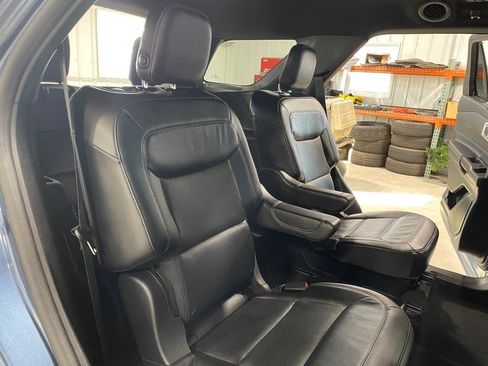 Used 2020 Ford Explorer Limited image 24