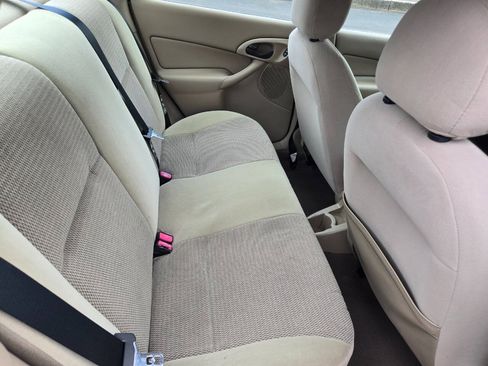Used 2003 Ford Focus SE FWD image 23