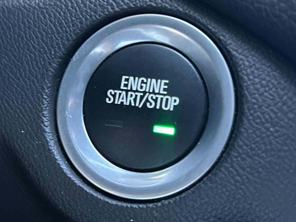 Used 2023 Chevrolet Equinox LT FWD image 35