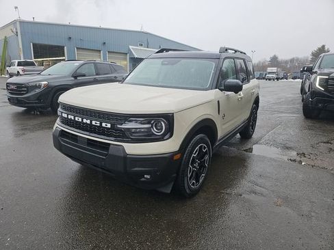 Used 2025 Ford Bronco Sport Outer Banks w/ Outer Banks Tech Package+ image 2