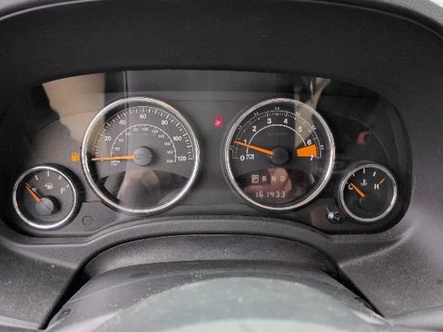 Used 2014 Jeep Compass Latitude AWD/4WD image 13