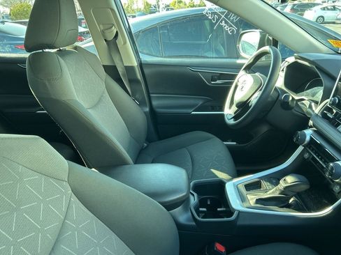 Used 2024 Toyota RAV4 XLE image 3