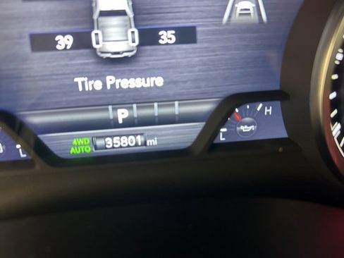 Used 2025 RAM 1500 Laramie image 32