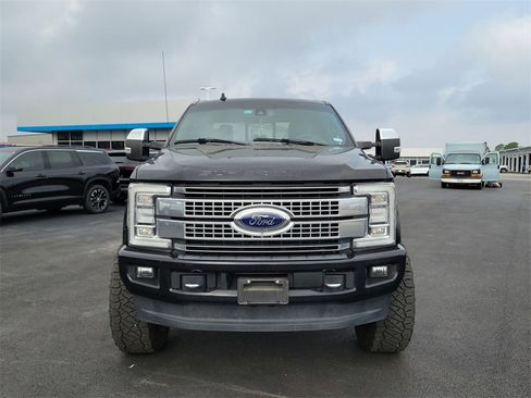 Used 2019 Ford F250 Platinum w/ Platinum Ultimate Package image 9
