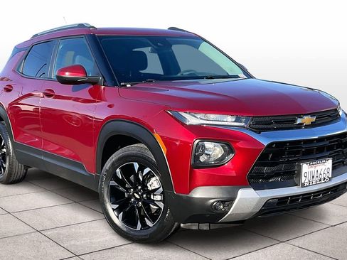 Used 2023 Chevrolet TrailBlazer LT w/ Convenience Package image 2