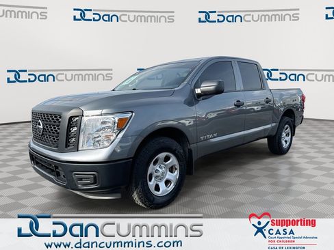 Used 2018 Nissan Titan S image 1