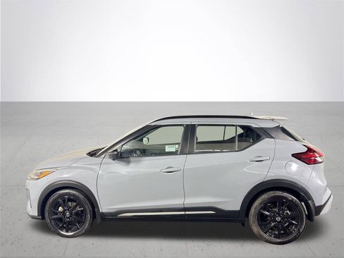 Used 2021 Nissan Kicks SR image 9