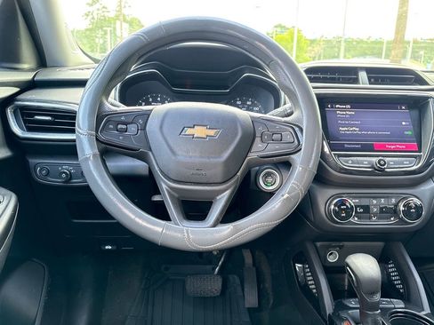 Used 2021 Chevrolet TrailBlazer LT w/ Convenience Package FWD image 6