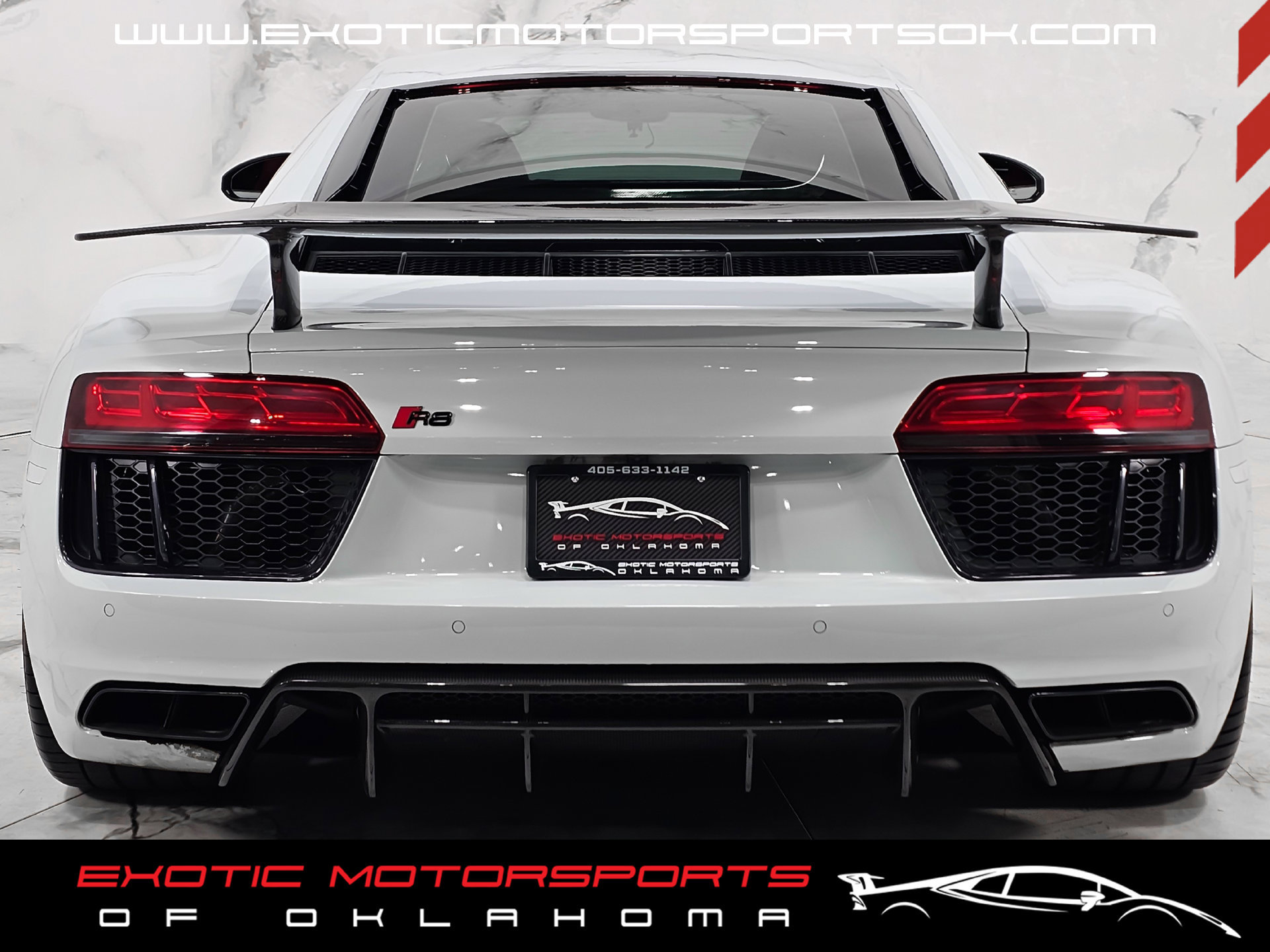 Used 2017 Audi R8 V10 w/ Carbon Exterior Package AWD/4WD image 5