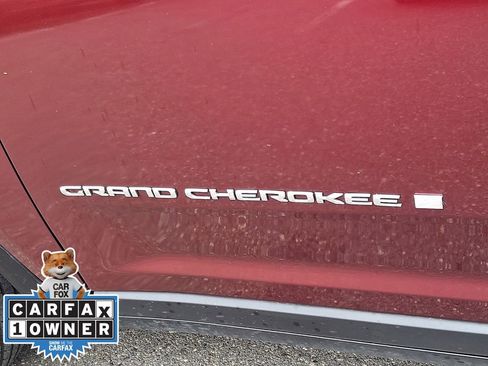 Used 2023 Jeep Grand Cherokee Laredo image 29