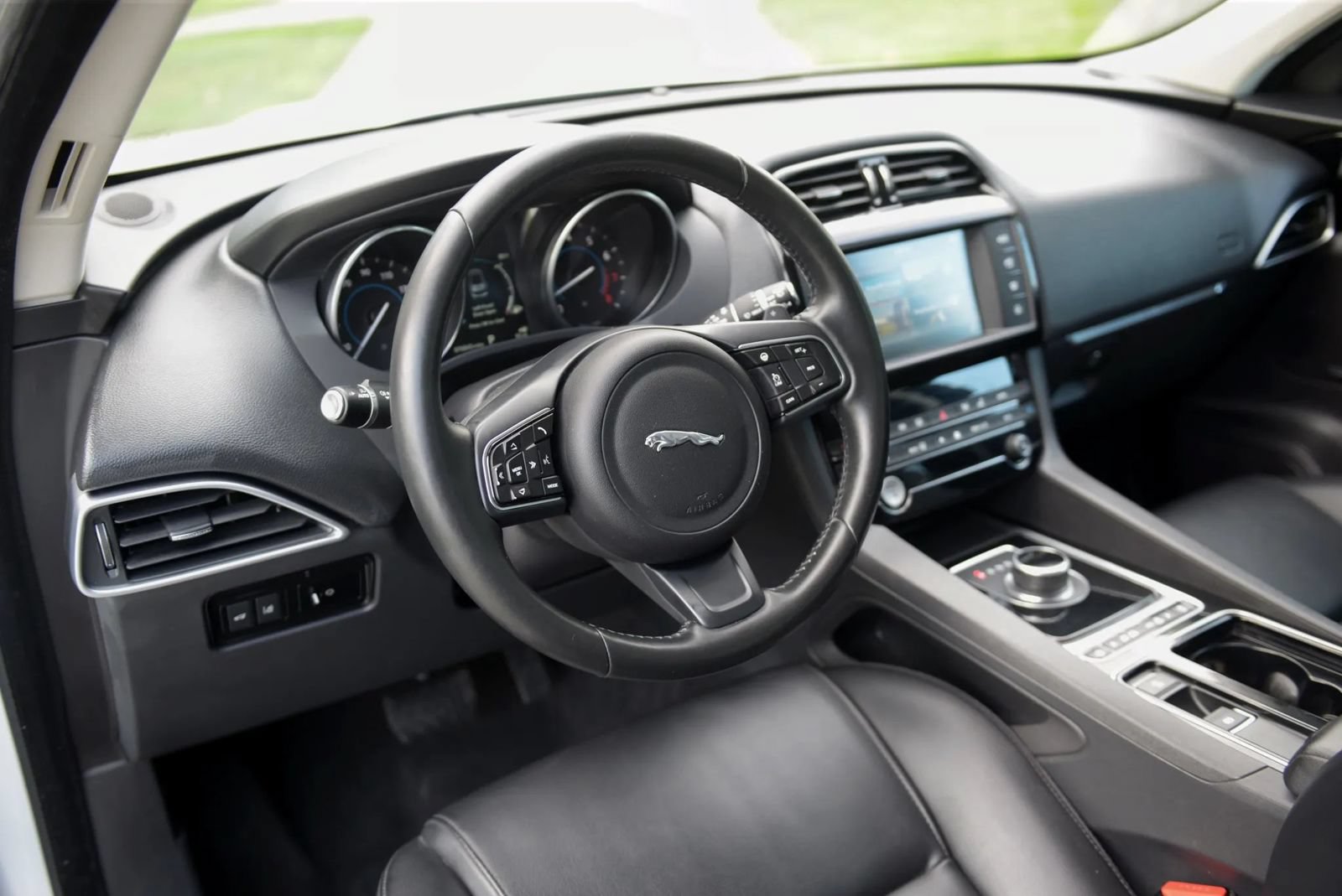Used 2018 Jaguar F-PACE Premium AWD/4WD image 52