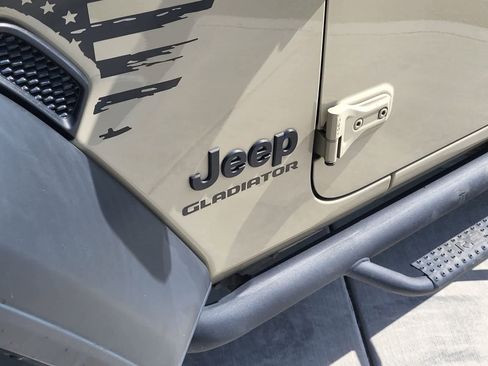 Used 2020 Jeep Gladiator Sport w/ Trailer Tow Package AWD/4WD image 10
