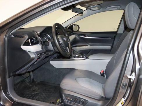 Used 2023 Toyota Camry LE image 33