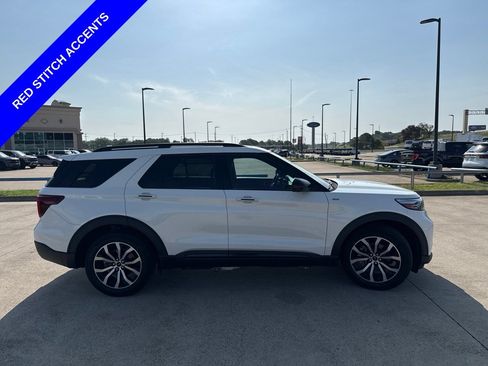 Used 2023 Ford Explorer ST-Line w/ Class IV Trailer Tow Package RWD image 18