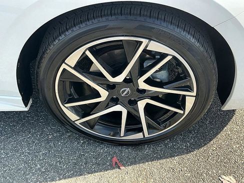 Certified 2024 Nissan Sentra SR w/ SR Premium Package image 10