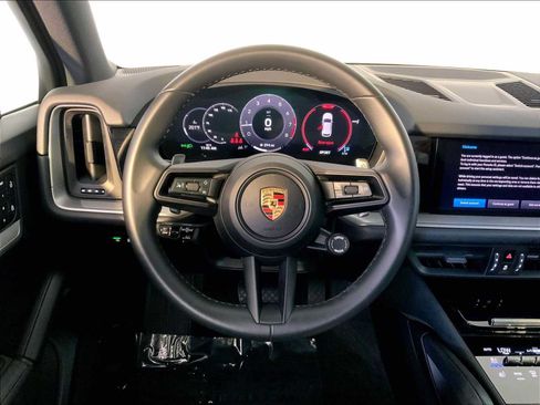 Certified 2024 Porsche Cayenne AWD/4WD image 15