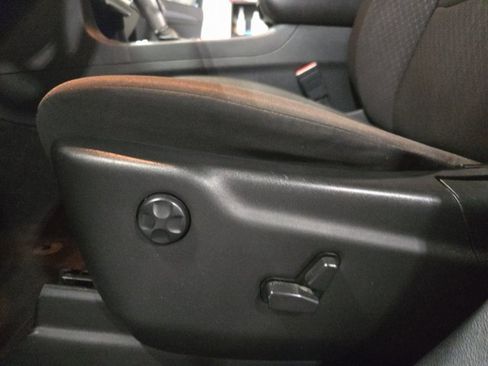 Used 2021 Jeep Grand Cherokee Laredo image 29