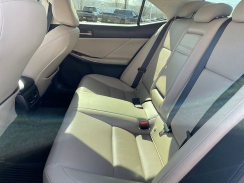 Used 2018 Lexus IS 300 AWD w/ Comfort Package image 11