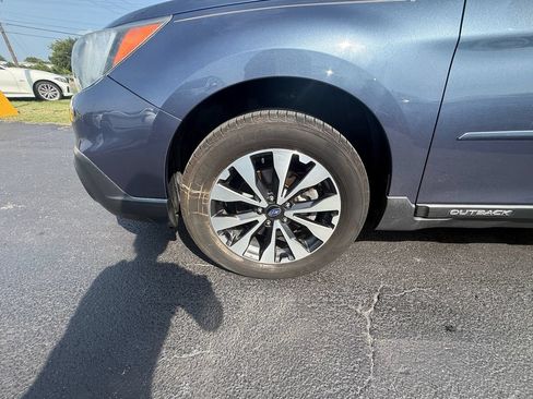 Used 2017 Subaru Outback 2.5i Limited AWD/4WD image 10