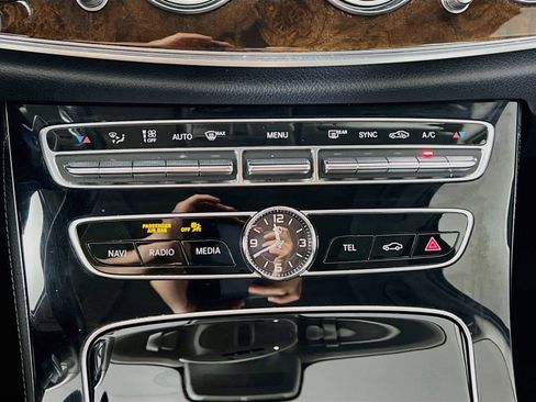Used 2017 Mercedes-Benz E 400 4MATIC Wagon image 17