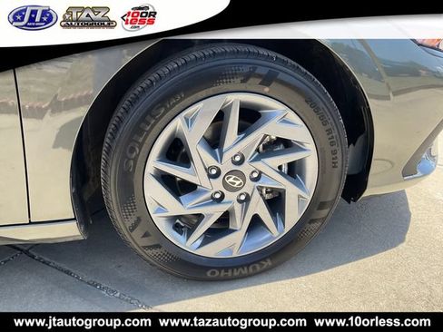 Used 2024 Hyundai Elantra SEL FWD image 9