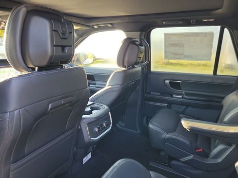 New 2026 Ford Expedition Platinum w/ Stealth Appearance Package AWD/4WD image 25