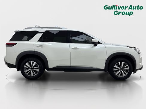 Used 2022 Nissan Pathfinder SL FWD image 10