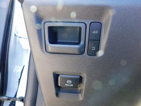 New 2025 Ford Expedition Active image 26