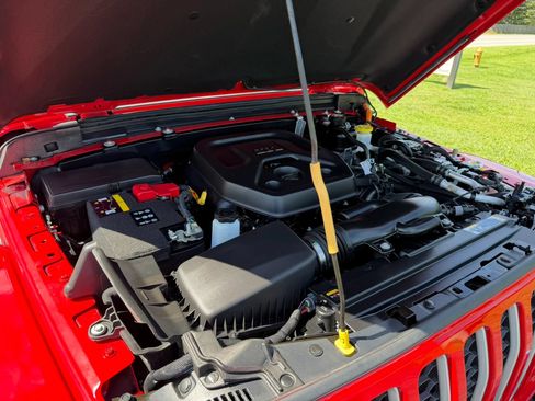 Used 2023 Jeep Wrangler Unlimited Sahara w/ Cold Weather Group AWD/4WD image 58